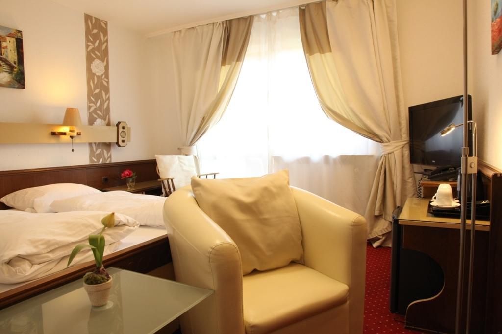 Kurhotel Wuerdinger Hof Bad Füssing Rom bilde
